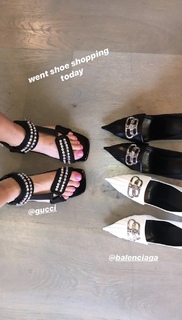 Kylie Jenner feet photo thumbnail