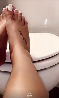 Victoria Waldrip feet photo thumbnail