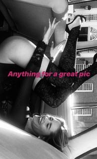 Doutzen Kroes feet photo thumbnail