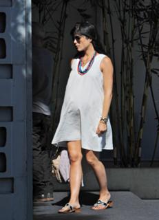 Selma Blair feet photo thumbnail