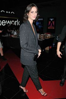 Kaya Scodelario feet photo thumbnail