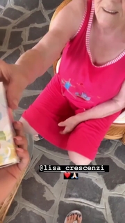 Ludovica Pagani feet photo thumbnail