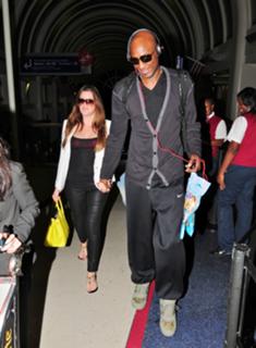 Khloé Kardashian feet photo thumbnail
