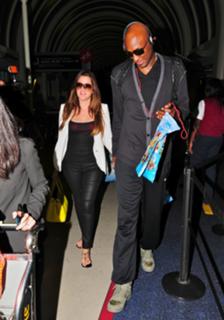 Khloé Kardashian feet photo thumbnail