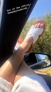 Ali Larter feet photo thumbnail