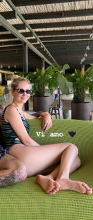 Chiara Ferragni feet photo thumbnail