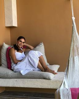 Tania Rincón feet photo thumbnail