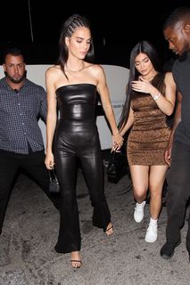 Kendall Jenner feet photo thumbnail