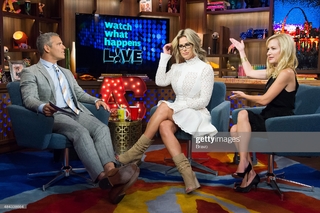 Angela Kinsey feet photo thumbnail