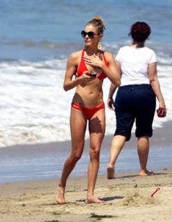 LeAnn Rimes feet photo thumbnail