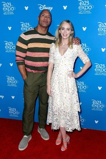 Emily Blunt feet photo thumbnail