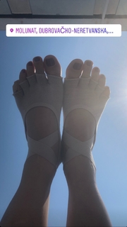 Franciely Freduzeski feet photo thumbnail