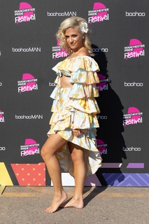 Pixie Lott feet photo thumbnail