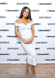 Christina Milian feet photo thumbnail