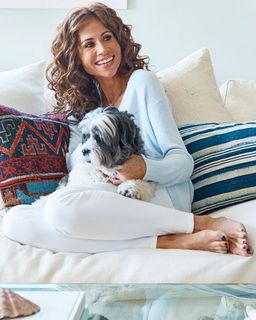 Minnie Driver feet photo thumbnail