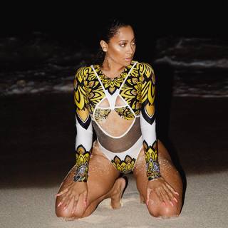 La La Anthony feet photo thumbnail