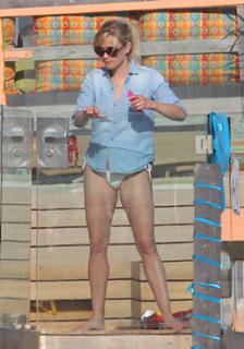 Reese Witherspoon feet photo thumbnail