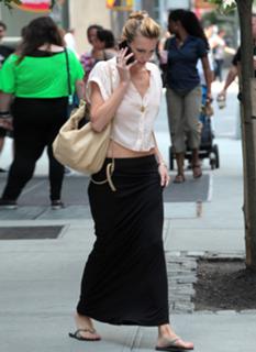 Katie Cassidy feet photo thumbnail