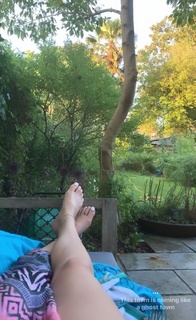 Lisa Snowdon feet photo thumbnail
