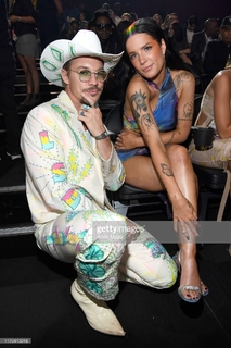 Halsey feet photo thumbnail