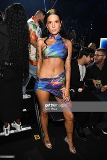 Halsey feet photo thumbnail