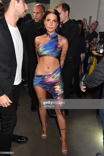 Halsey feet photo thumbnail