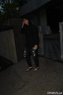 Sonam Kapoor feet photo thumbnail