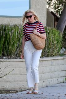 Kirsten Dunst feet photo thumbnail