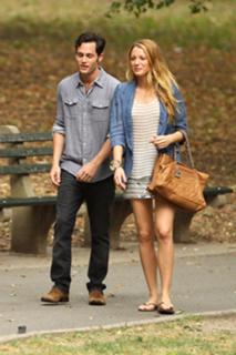 Blake Lively feet photo thumbnail