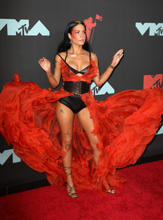 Halsey feet photo thumbnail