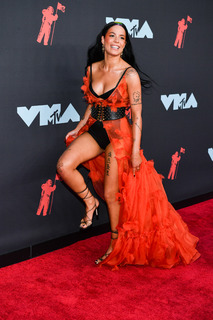 Halsey feet photo thumbnail