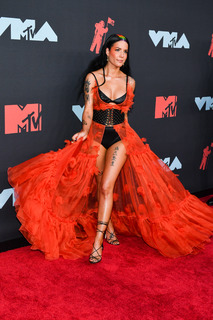 Halsey feet photo thumbnail