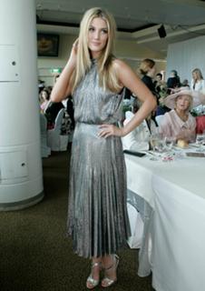 Delta Goodrem feet photo thumbnail