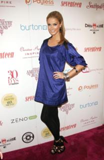 Delta Goodrem feet photo thumbnail