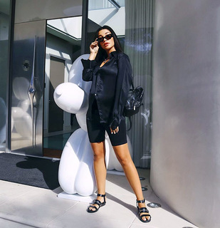 Amy Jackson feet photo thumbnail