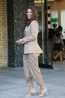 Rochelle Humes feet photo thumbnail
