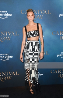 Cara Delevingne feet photo thumbnail