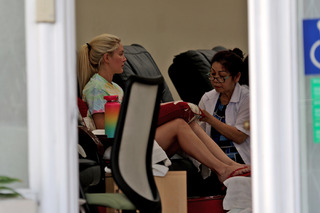 Heidi Montag feet photo thumbnail