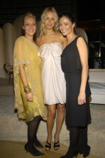 Karolina Kurkova feet photo thumbnail