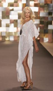 Karolina Kurkova feet photo thumbnail