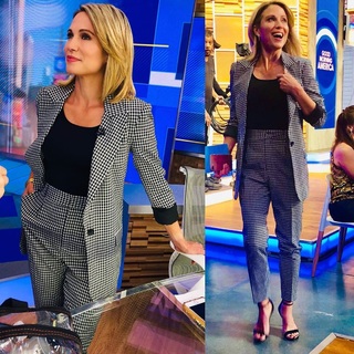 Amy Robach feet photo thumbnail