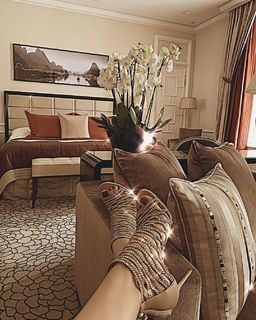 Xenia Tchoumitcheva feet photo thumbnail