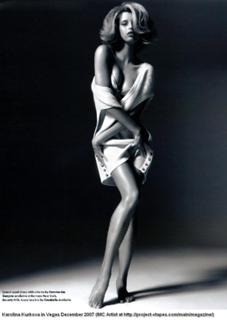 Karolina Kurkova feet photo thumbnail