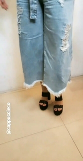Lívia Andrade feet photo thumbnail