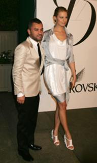 Karolina Kurkova feet photo thumbnail