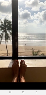 Sonam Kapoor feet photo thumbnail