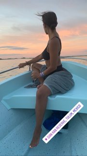 Rocsi Diaz feet photo thumbnail