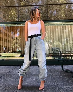 Erin Lim feet photo thumbnail