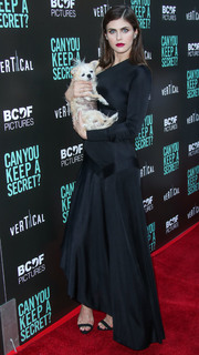 Alexandra Daddario feet photo thumbnail