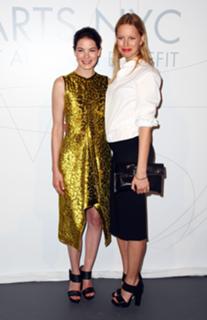 Karolina Kurkova feet photo thumbnail